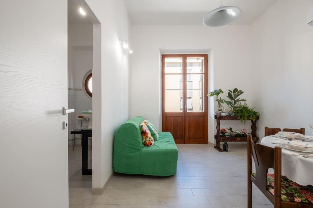 Casa Ofride -Centro-Poetto 10 Min-Wi-Fi-Netflix Apartment กาญารี ภายนอก รูปภาพ