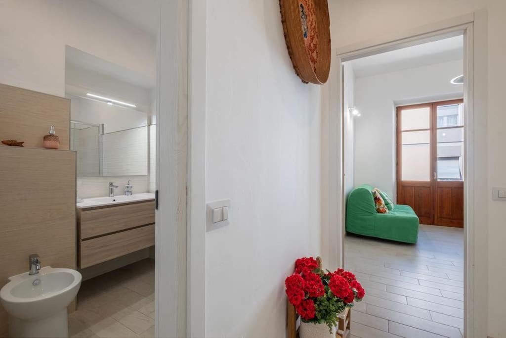 Casa Ofride -Centro-Poetto 10 Min-Wi-Fi-Netflix Apartment กาญารี ภายนอก รูปภาพ